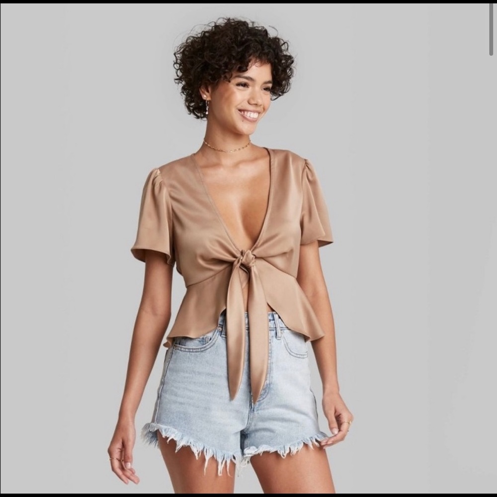 Cropped Short Sleeve Tie-Front Flutter Top